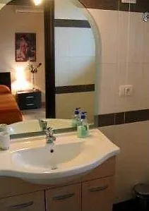 A Casa Olimpia Tra Taormina, Etna E Catania 3*